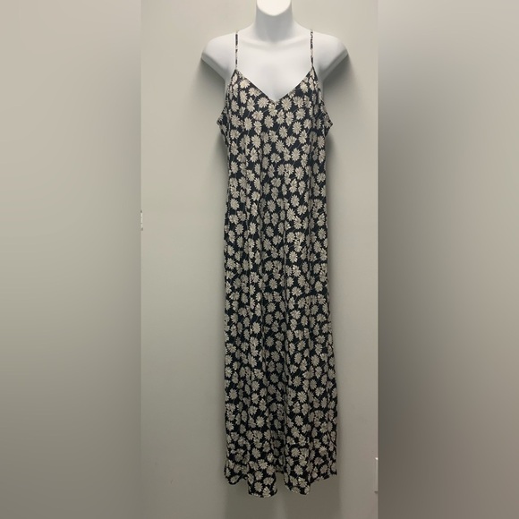 GAP Black and White Spaghetti Strap Midi Sundress - Picture 2 of 4